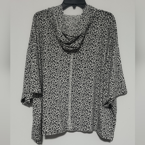 POL Animal Print Oversized Top / Size S - Picture 5 of 8